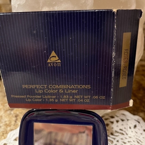 Avon Perfect Combinations Lip Color and Liner Roses, Roses - Picture 5 of 6